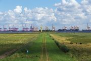 F1 Flächen des Nationalparks Wattenmeer und Containerterminal in Bremerhaven